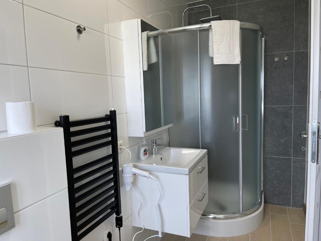 Helgrindur Guesthouse room 6